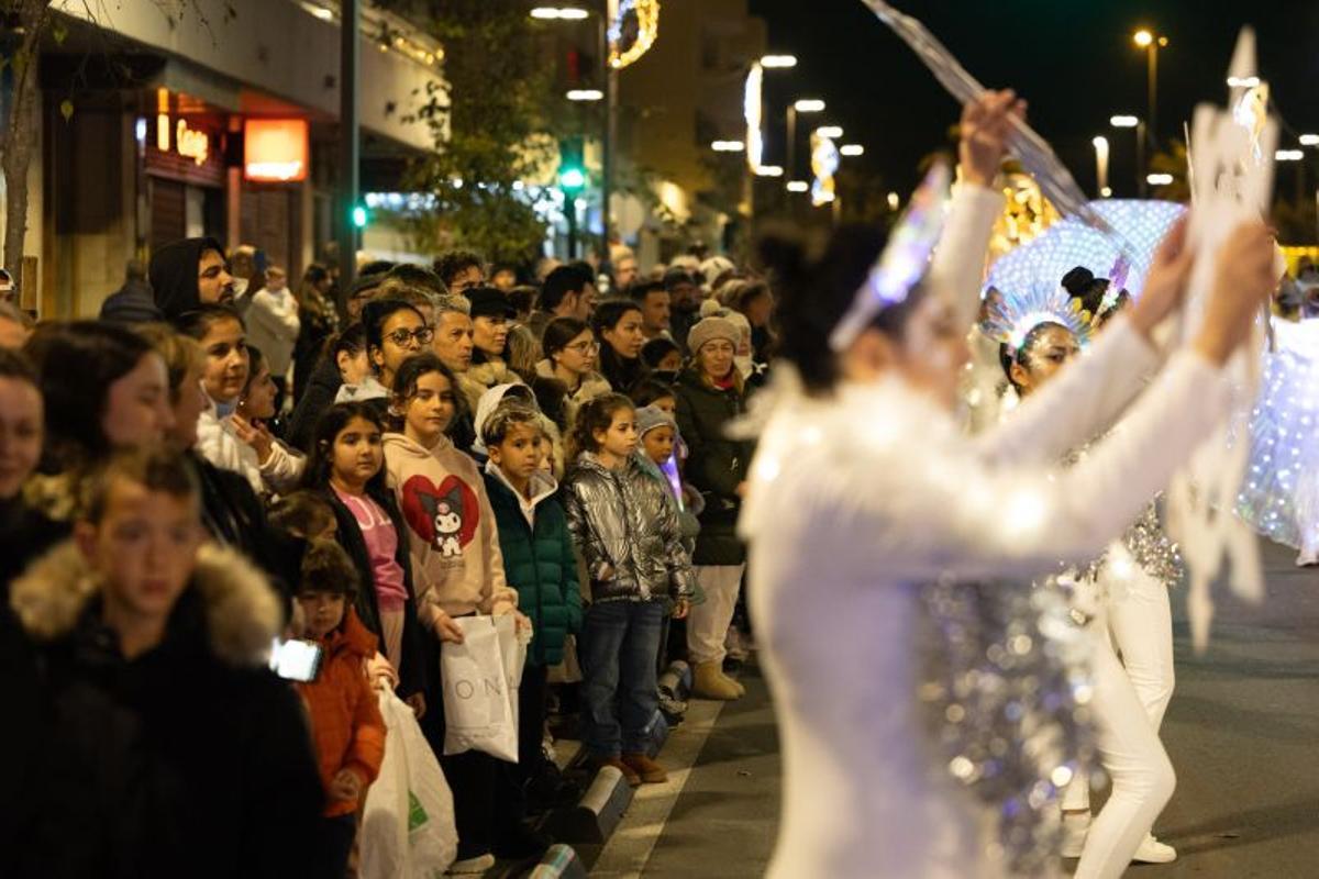 Mira aquí todas las fotos de la cabalgata de Reyes Magos en Ibiza