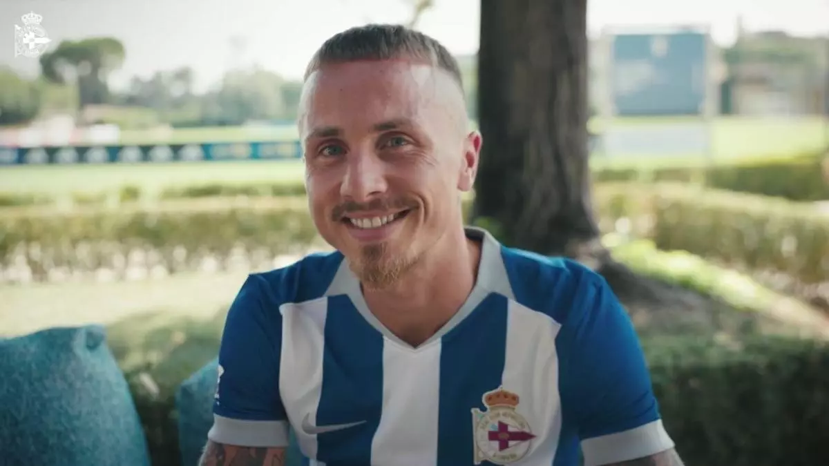 Angeliño ya está en casa: es oficialmente nuevo jugador del Deportivo