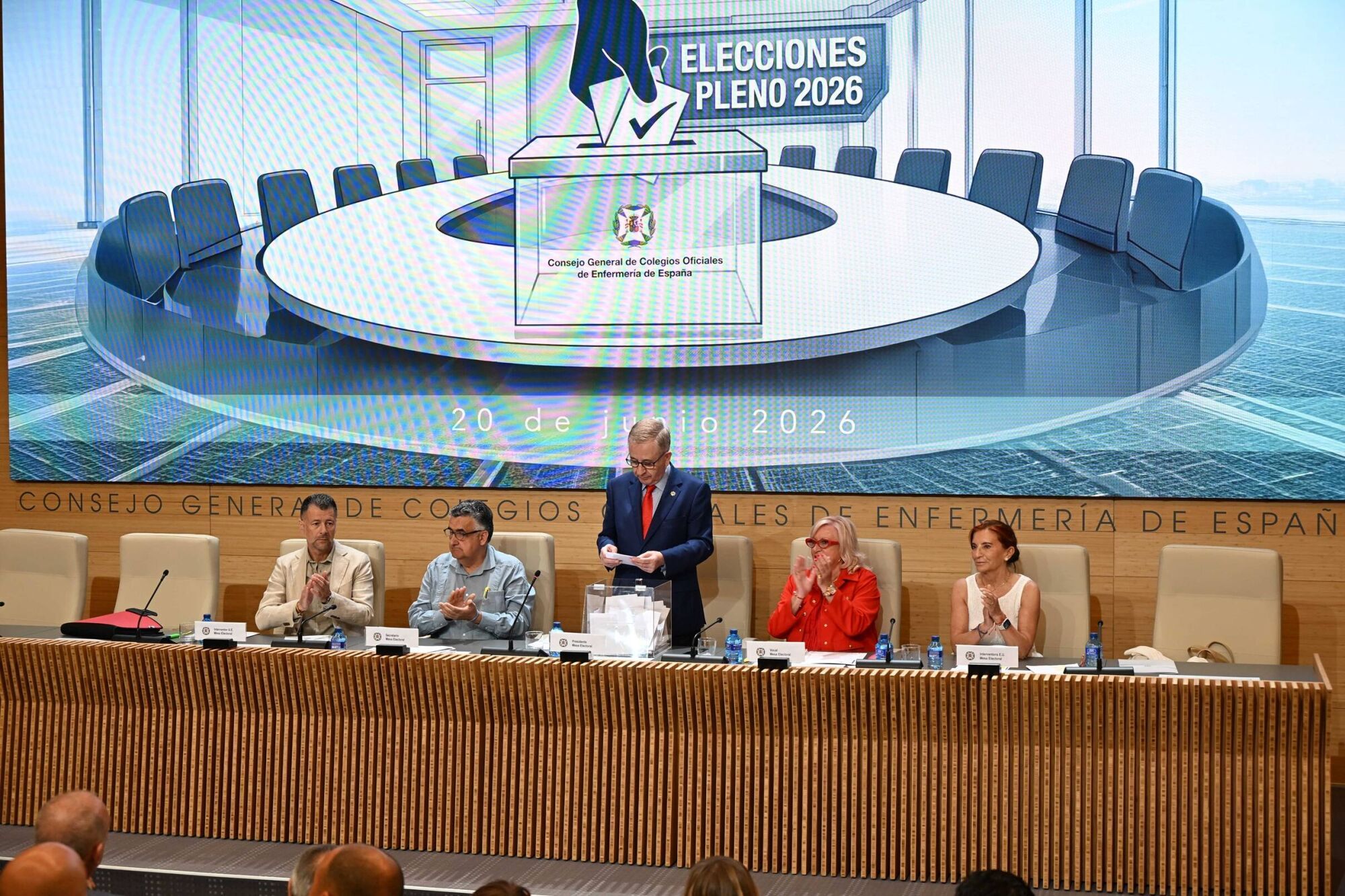 Patricia Miguel, elegida una de los siete representantes de enfermeras de Cuidados Generales en el pleno del Consejo General de Enfermería
