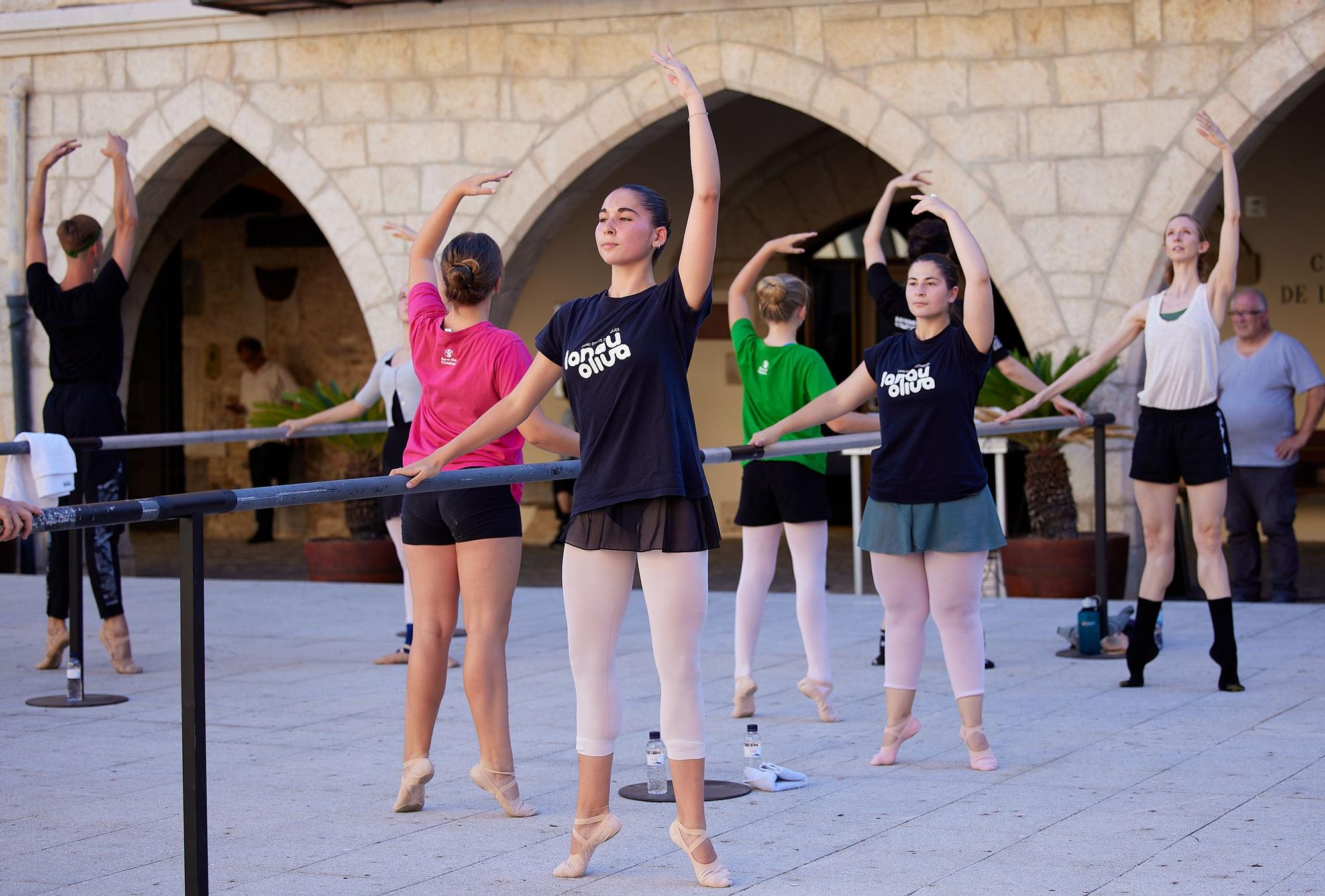 La 'Grande Barre' a la plaça gran de Peralada