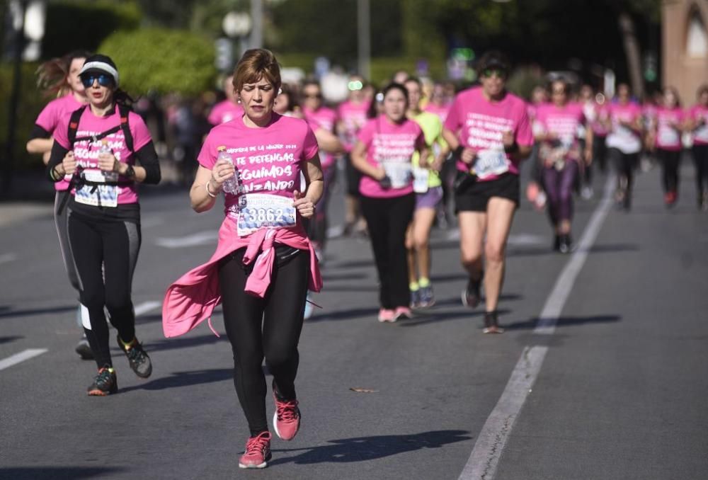 Ambiente en la V Carrera de la Mujer de Murcia