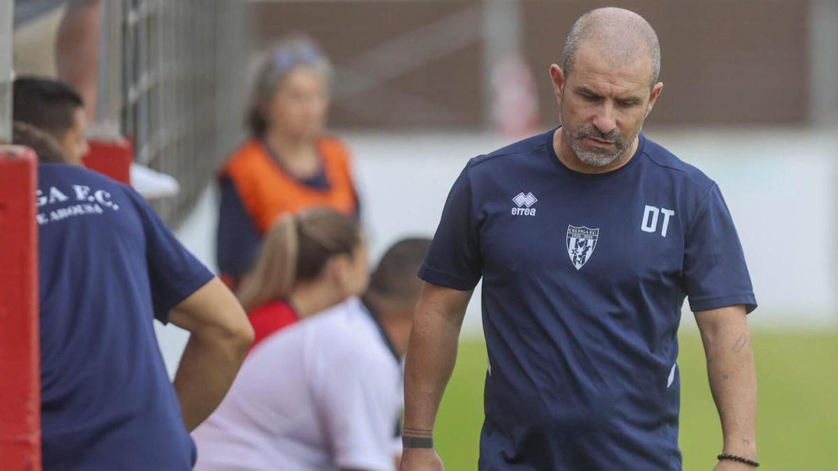 Luis Carro durante uno de los partidos de esta temporada en el Salvador Otero.