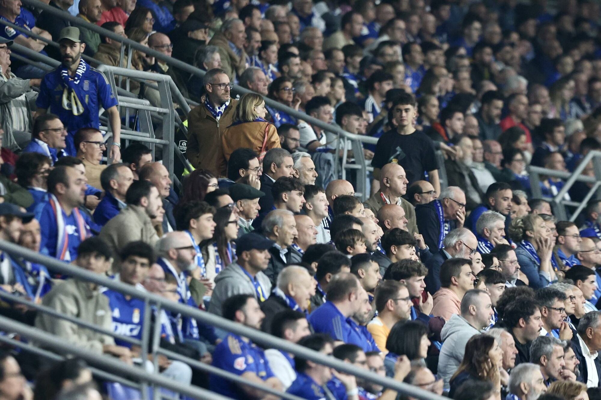 Todas las IMÁGENES del reestreno de Carrión con el Oviedo, con derrota ante el Espanyol 