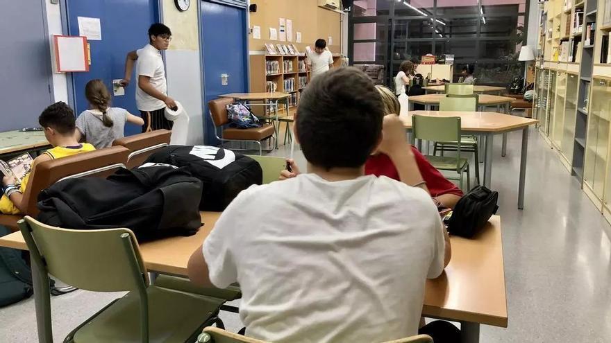 Espanya s’enfonsa en l’informe PISA: els alumnes perden un curs lectiu en competència lectora i gairebé un altre en matemàtiques