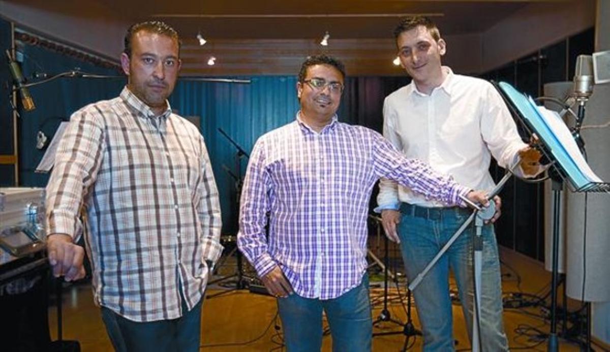 Gravació del CD 8 Carlos Díaz, José María González i Juan José Merino, la setmana passada, en uns estudis d’Esplugues de Llobregat. Gravació del CD 8 Carlos Díaz, José María González i Juan José Merino, la setmana passada, en uns estudis d’Esplugues de Llobregat.