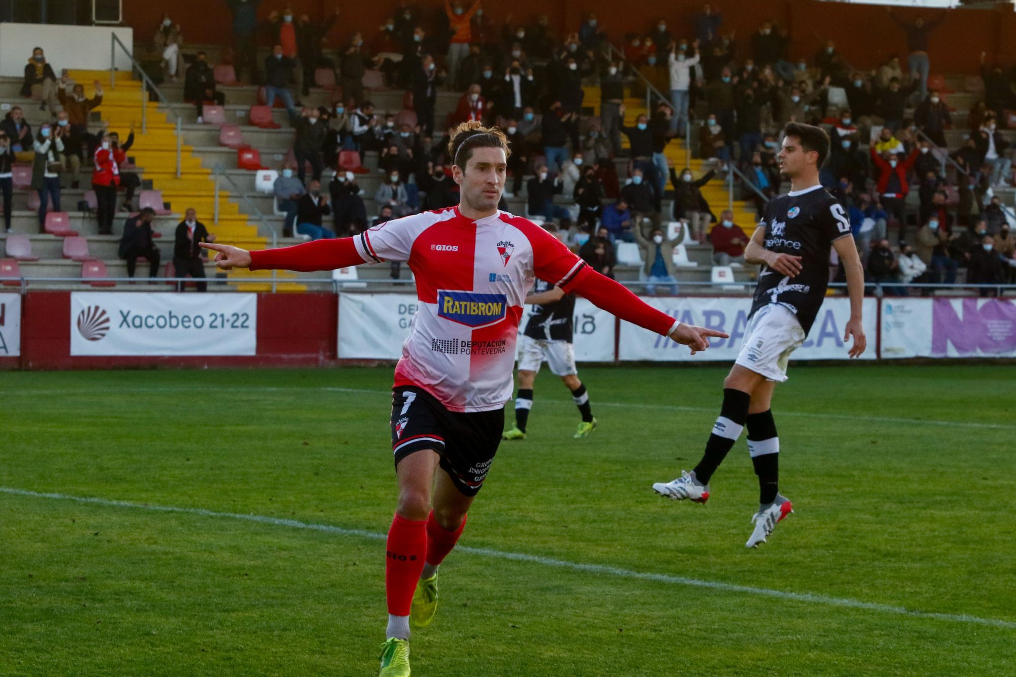 Las imágenes de la victoria del Arosa ante el Salamanca (1-0)