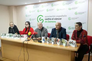 La AECC de Zamora presenta el calendario 2023