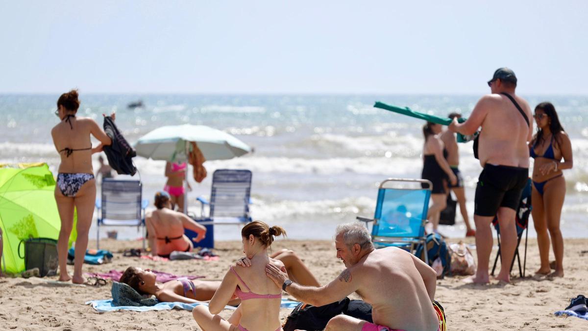 Una imagen reciente de una playa de València