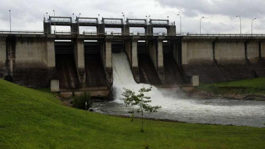 Instalaciones del embalse de Cecebre.