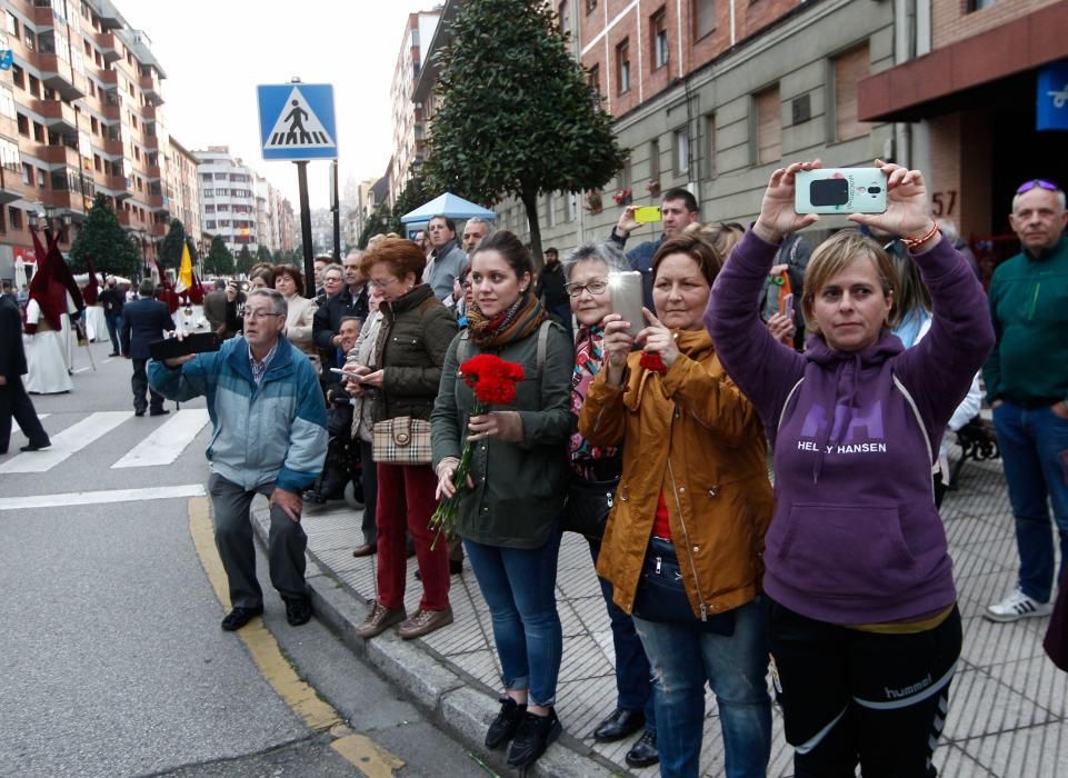 Procesión de la Hermandad de los Estudiantes de Oviedo