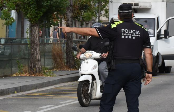 Un bus averiado tapona el acceso sur a Barcelona por la C-31 en hora punta
