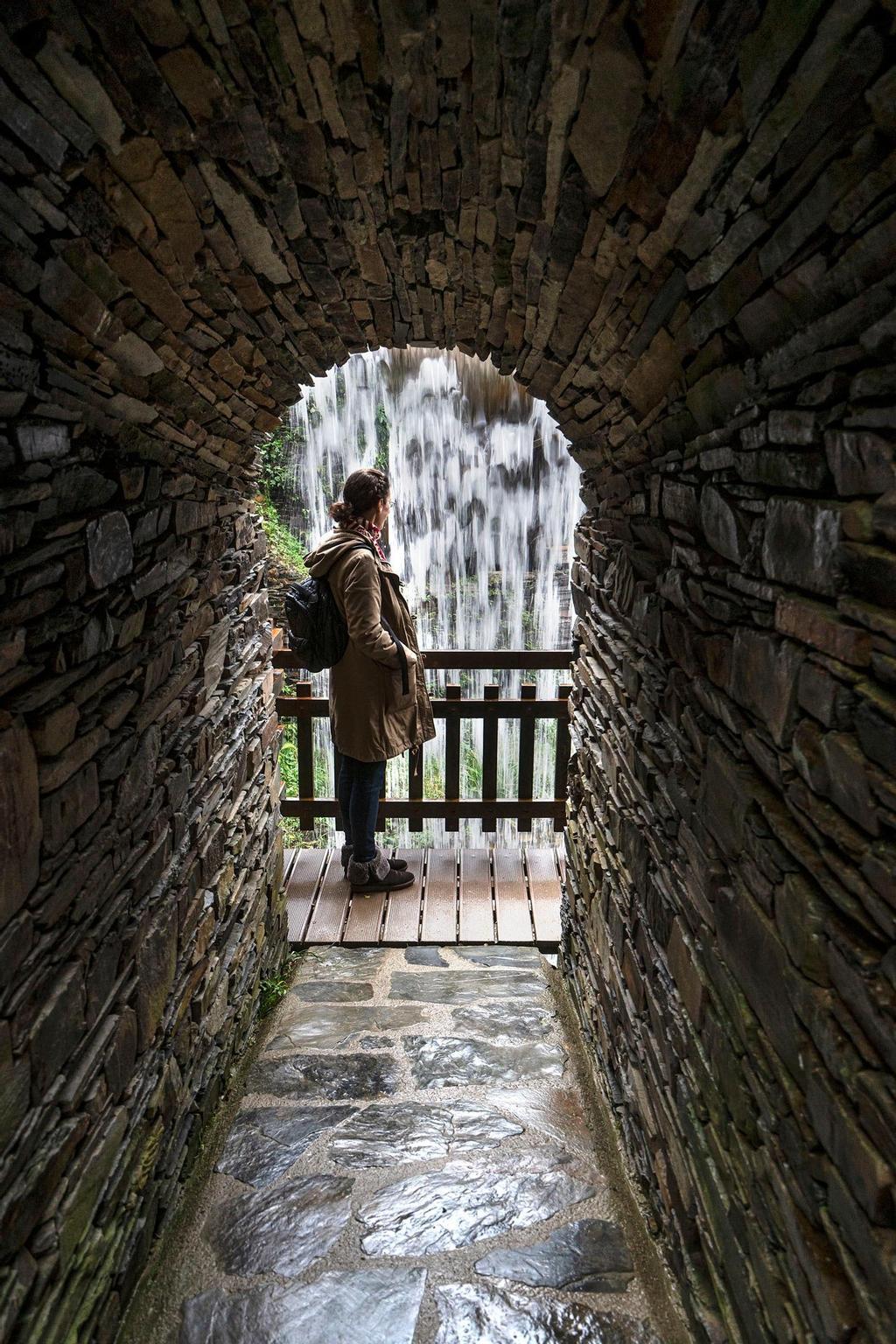 La famosa cascada del museo.