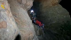 Agentes de los Grupos de Rescate Especial de Intervención en Montaña (GREIM) de la Guardia Civil.