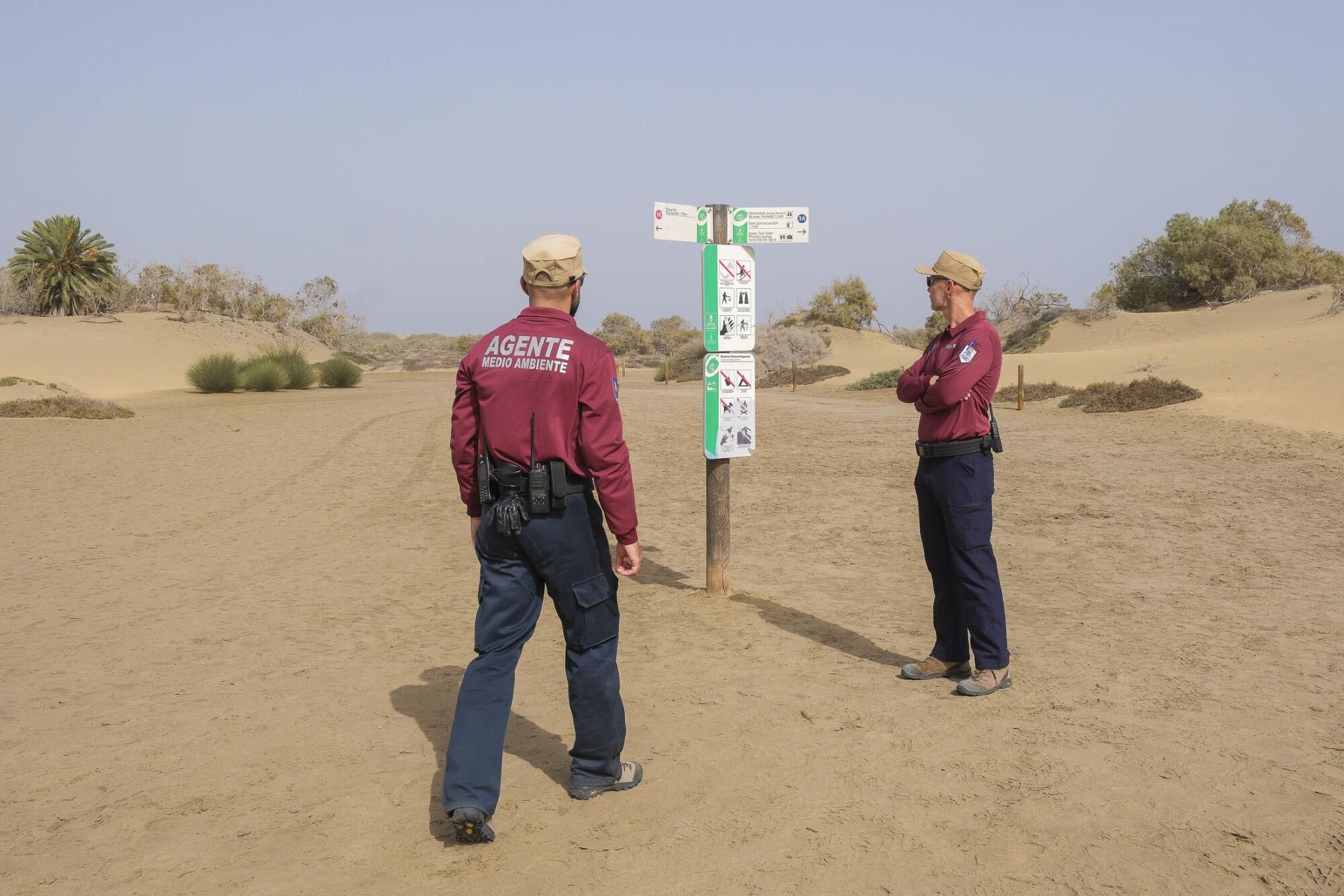 La Guardia Civil y el Cabildo controlan los accesos a las Dunas de Maspalomas