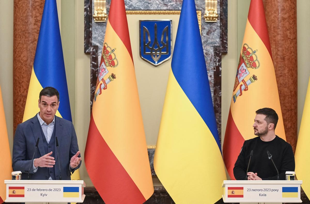 Pedro Sánchez junto al presidente ucraniano, Volodimir Zelenski.