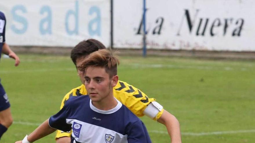 El joven César, que se hizo un hueco en el once del Marino.