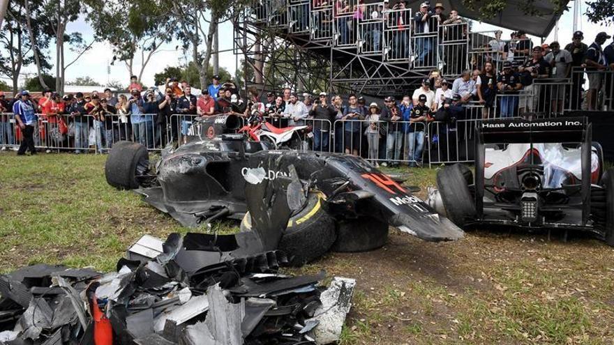 Espectacular accidente de Alonso sin consecuencias