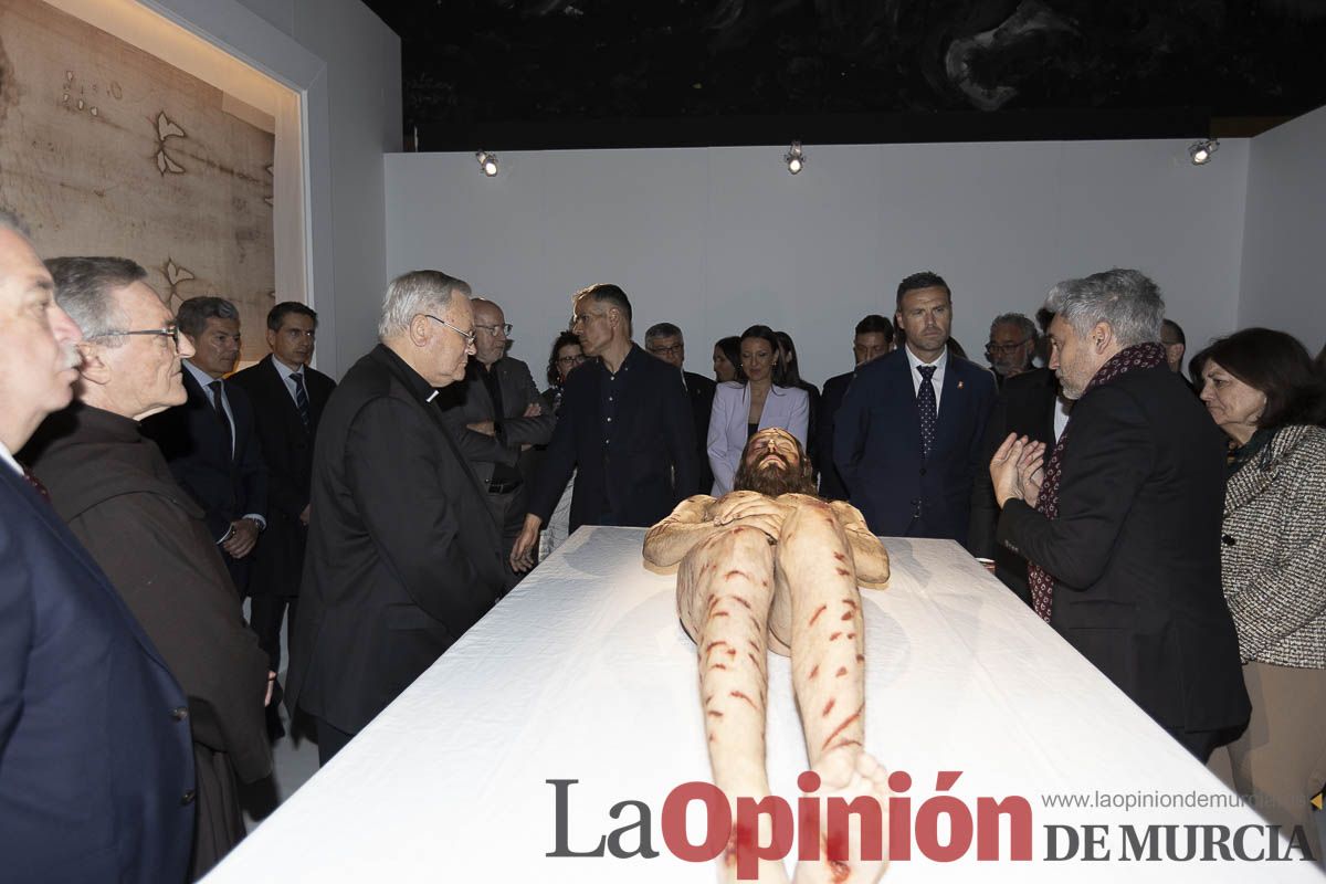 Así ha sido la inauguración de la exposición The Mystery Man en Caravaca. Descubre como es la muestra que atrae a miles de personas