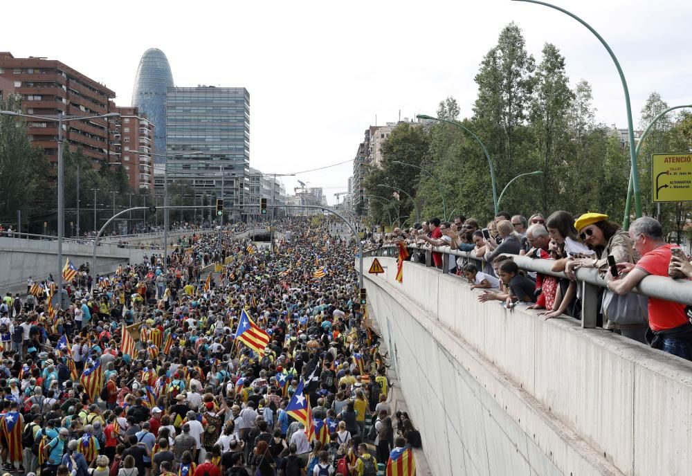 Forts aldarulls i enfrontaments entre manifestants i Policia Nacional a Via Laietana