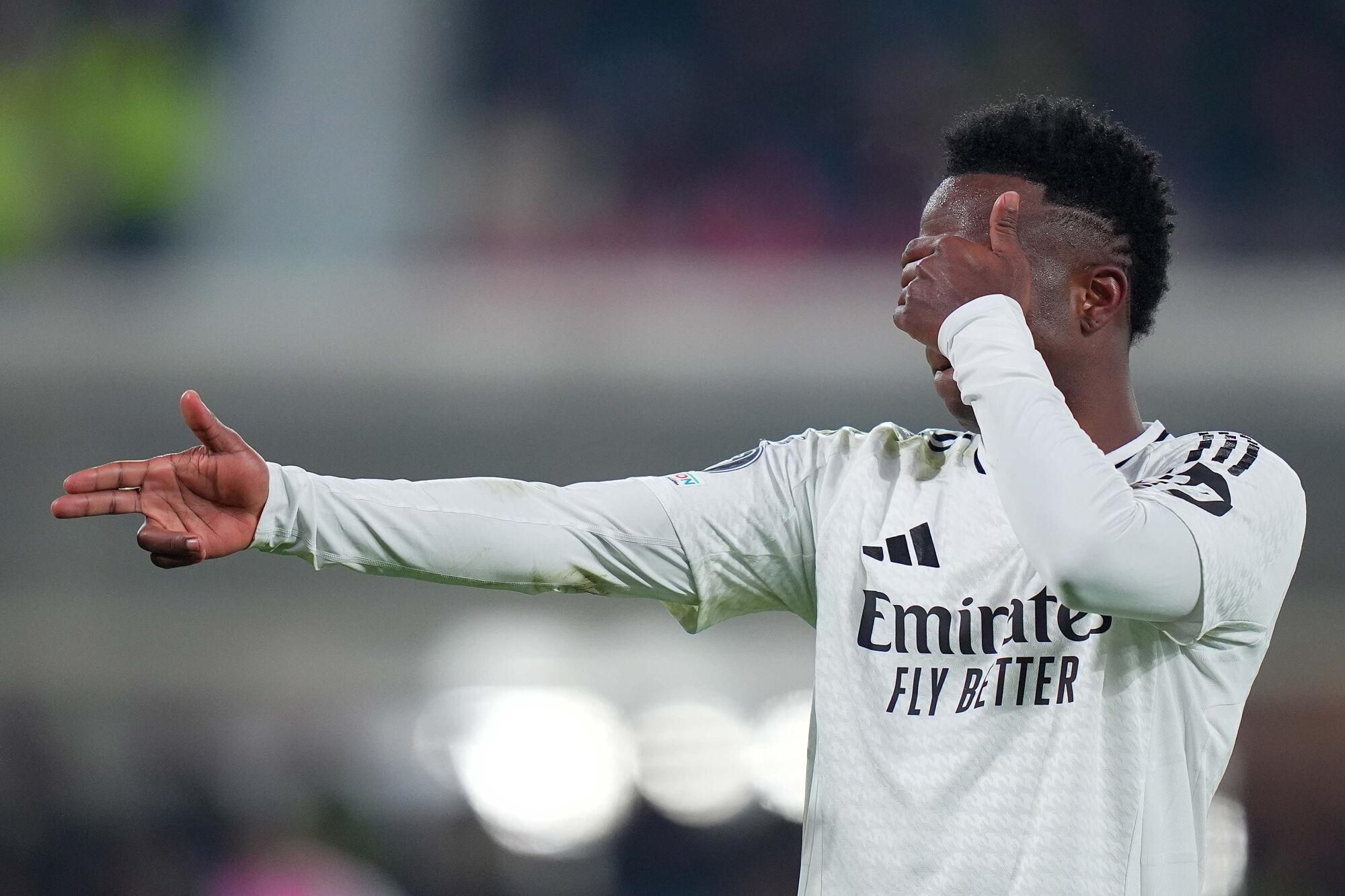 Real Madrid’s Vinicius Junior celebrates after scoring  1-2  during the Uefa Champions League soccer match between Atalanta and Real Madrid  a at the Gewiss Stadium in Bergamo, north Italy - Tuesday , December  10  , 2024. Sport - Soccer . (Photo by Spada/LaPresse)