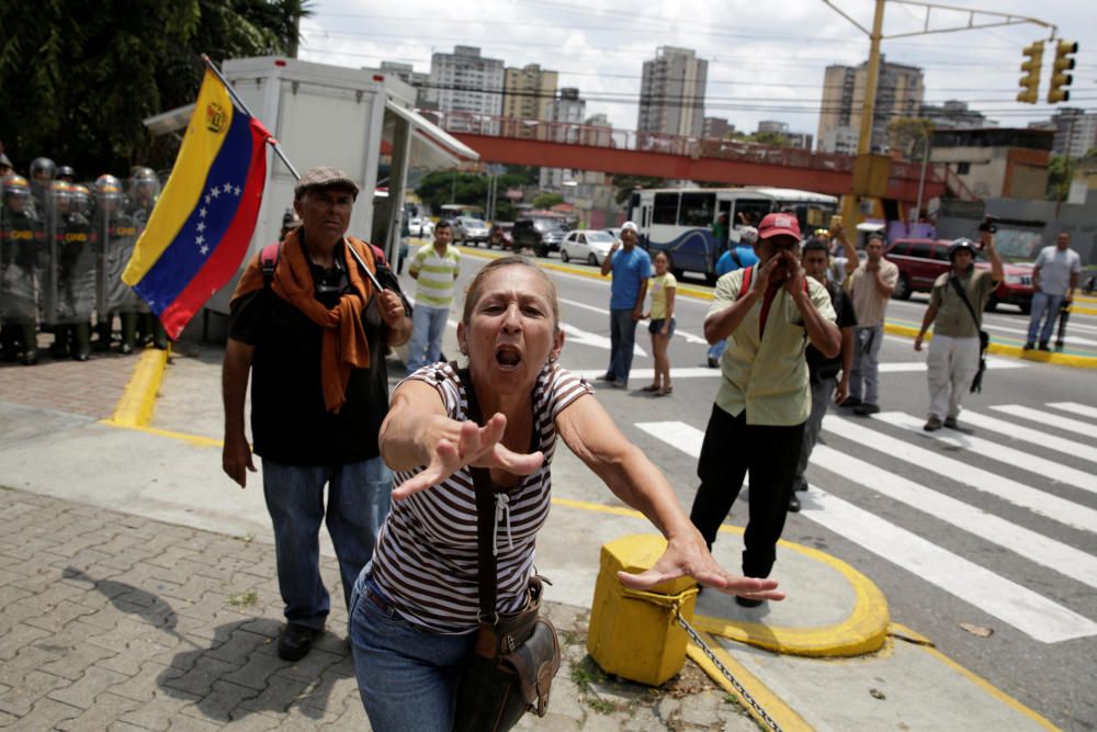 Protestas en Venezuela por la decisión del Supremo de invalidar la Asamblea Nacional