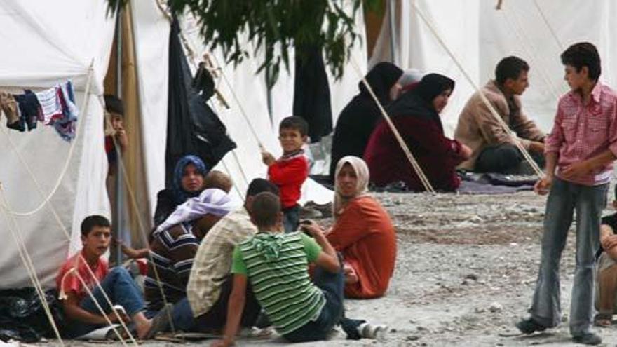 Refugiados Sirios en Turquía permanecen cerca de la frontera