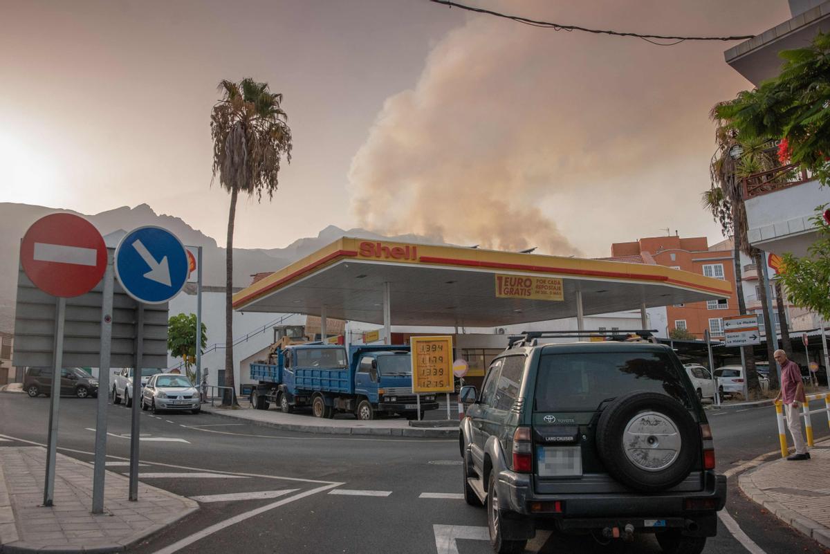 El incendio forestal de Tenerife, sin control