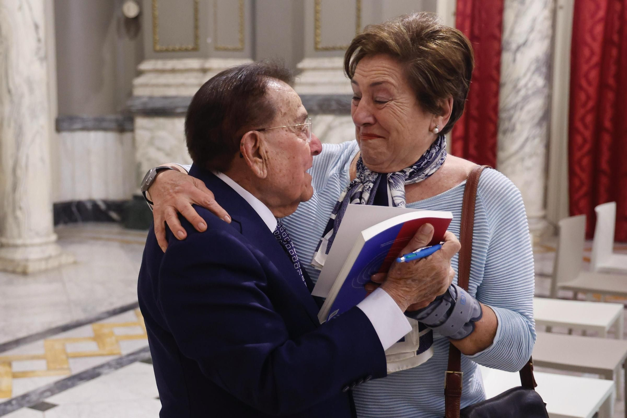 Presentación de 'De sangre azul... y grana', el libro de Paco Fenollosa