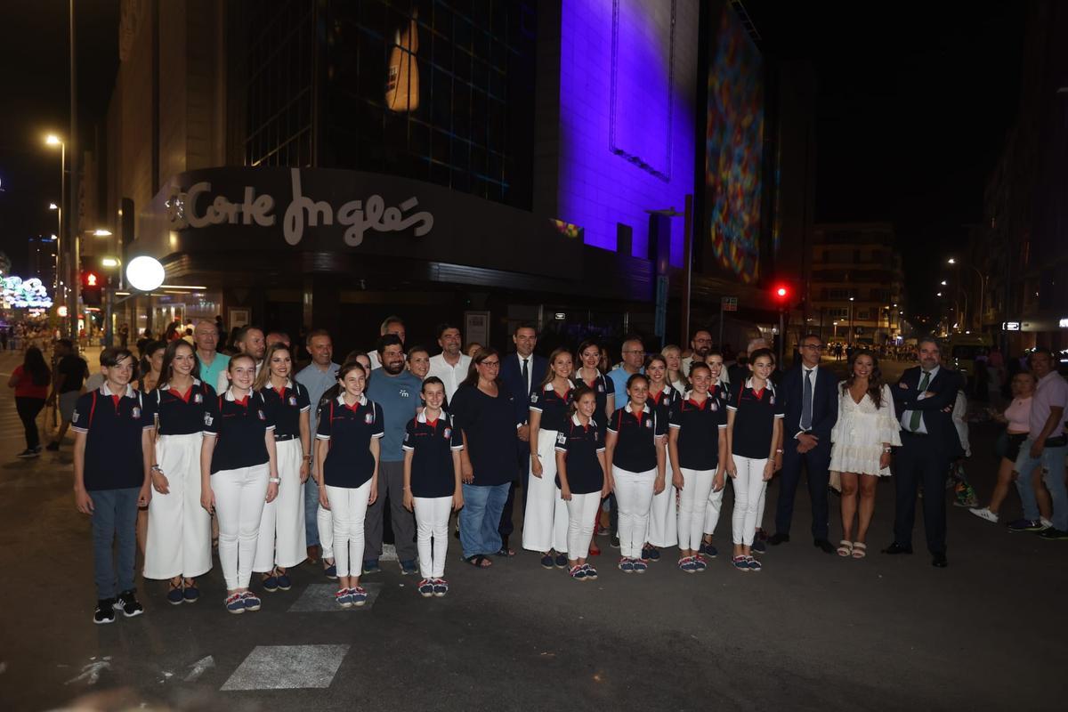La "Arribada del Foc" congrega a miles de personas para presenciar el espectáculo piromusical