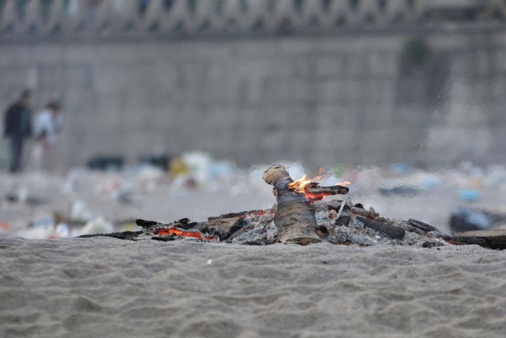 Así amanecieron playas de la ensenada del Orzán