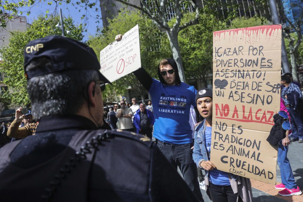 Doscientas personas se concentran para pedir "respeto" a la caza