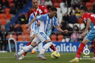 El Málaga CF aumenta la presión en Lugo (0-2)