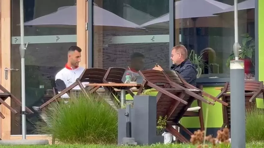 El Olympique de Lyon prepara su primera oferta por Dominik Greif