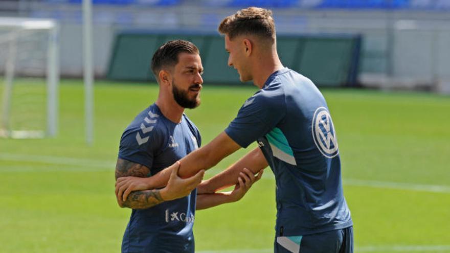 Héctor Hernández y Jorge Sáenz, ayer en el último entrenamiento del Tenerife.