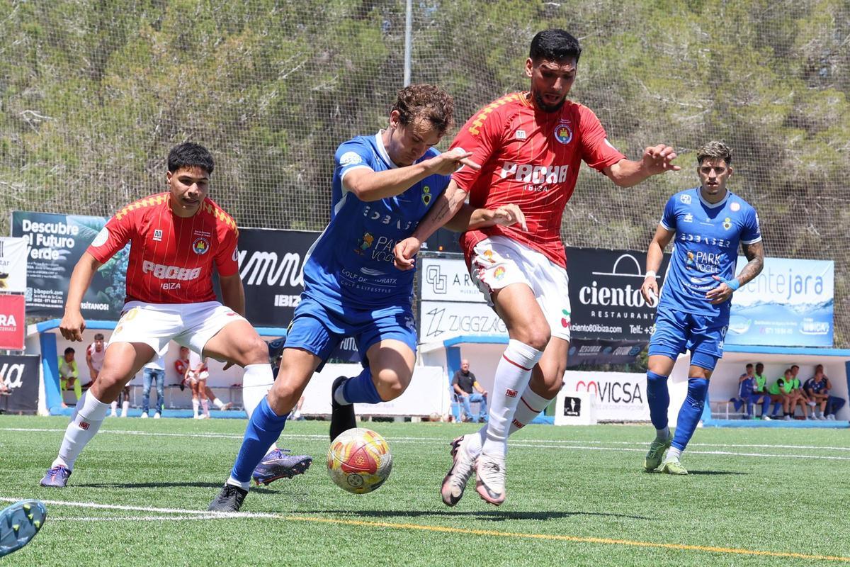 Imágenes del empate de la SD Ibiza ante el CE Andratx por 2-2 en Sant Rafel