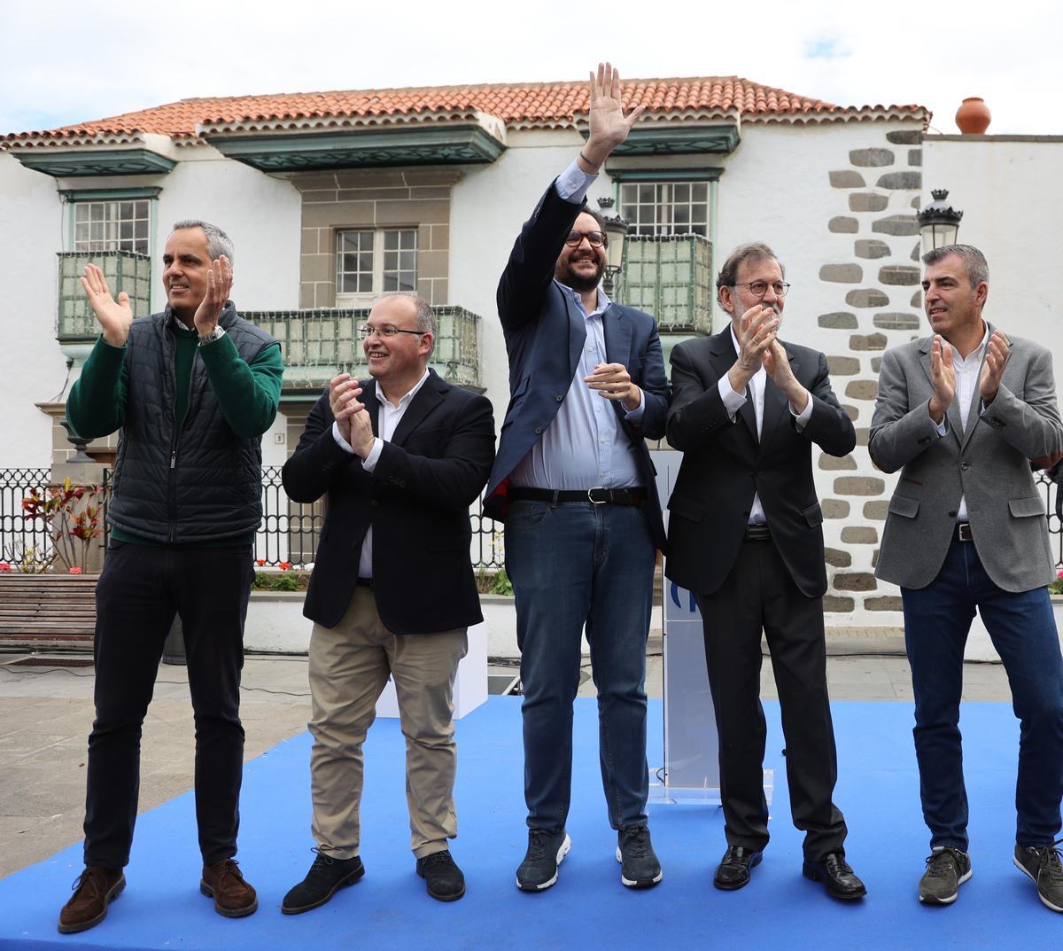 Rajoy y la cúpula del Partido Popular de Canarias acompañan a Ramos en su acto de precampaña.