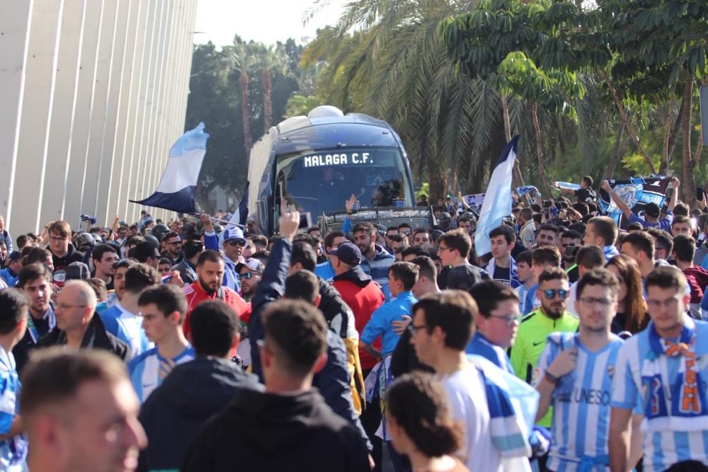 Recibimiento al Málaga CF antes del partido ante el Deportivo