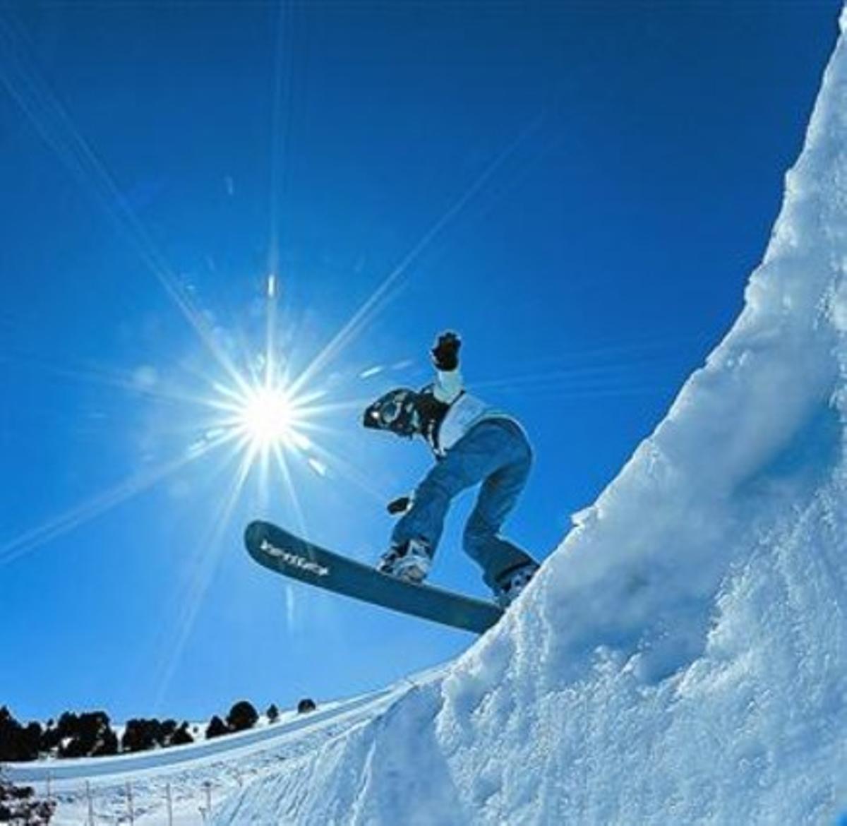 Un ’rider’, durant la Copa del Món de ’snow’ a la Molina, el 2010.