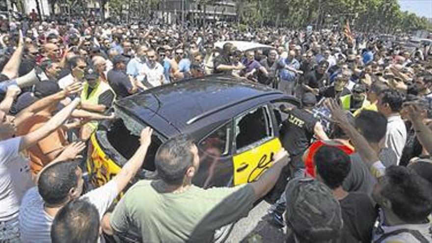 Protesta por el intrusismo de los taxistas europeos