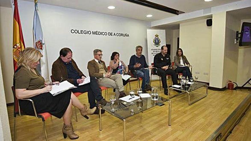 Un momento del debate, ayer, en A Coruña.