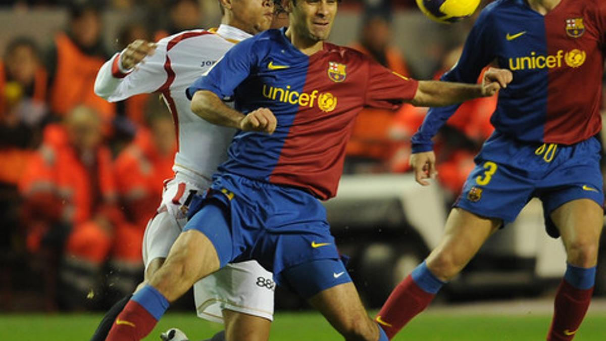 Rafa Márquez, en primer término, y Josep Piqué, durante un partido, en el 2008.