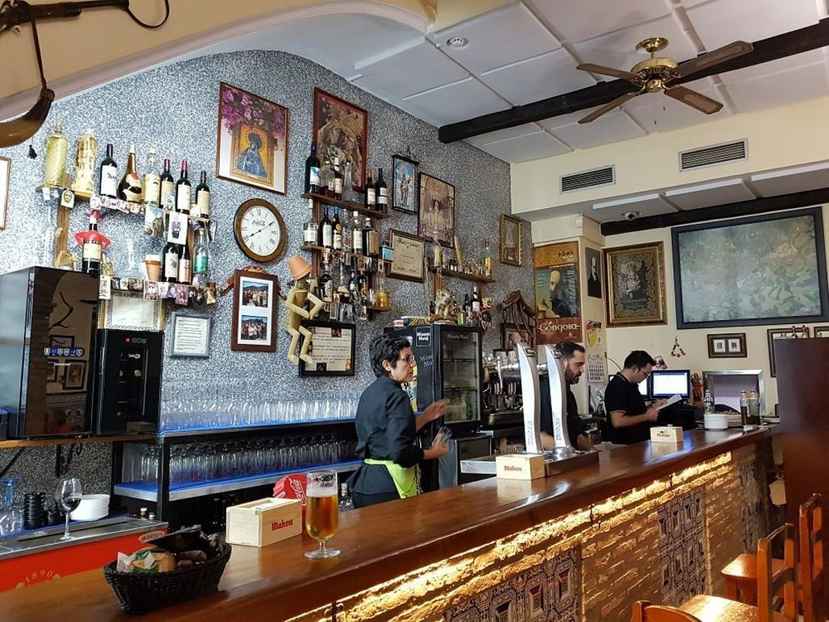 Interior de la Taberna Góngora