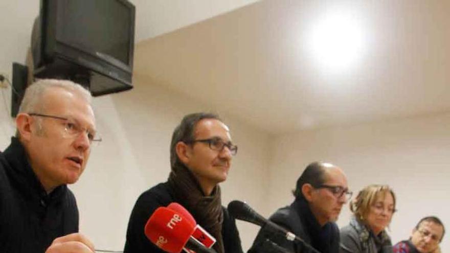 Los profesores del campus, durante la presentación.