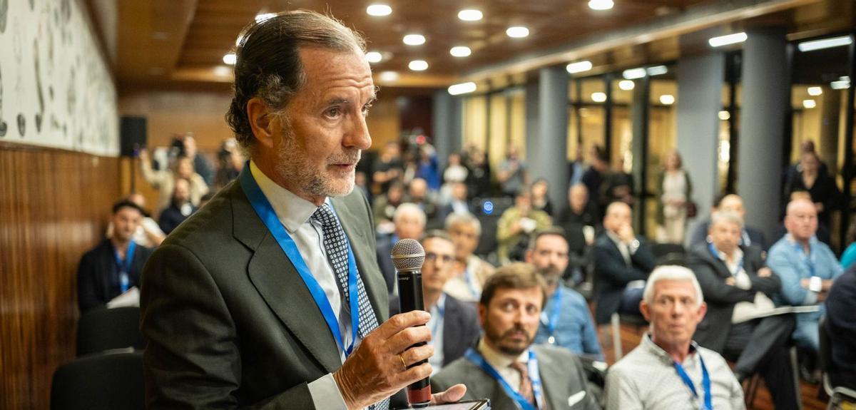 Díaz reconoce que sería «un honor» presidir el club |