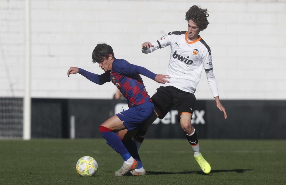 Valencia CF Mestalla - FC Barcelona B en imágenes