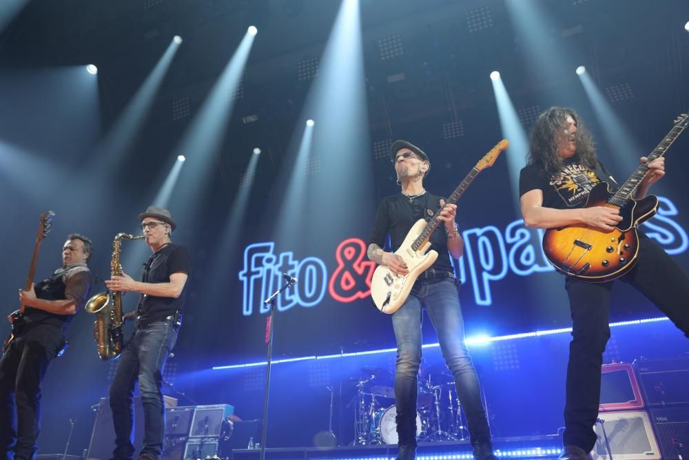 Fito y Fitipaldis llenan el Palacio de los Deportes de Gijón