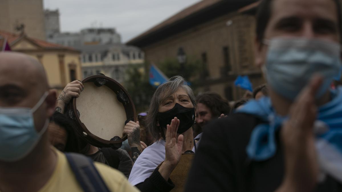 Los partidarios de la cooficialidad del asturiano se manifiestan en Oviedo