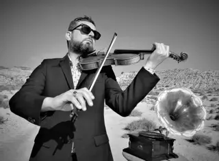 Thomas Kretzschma, outro xeito de entender a música en directo