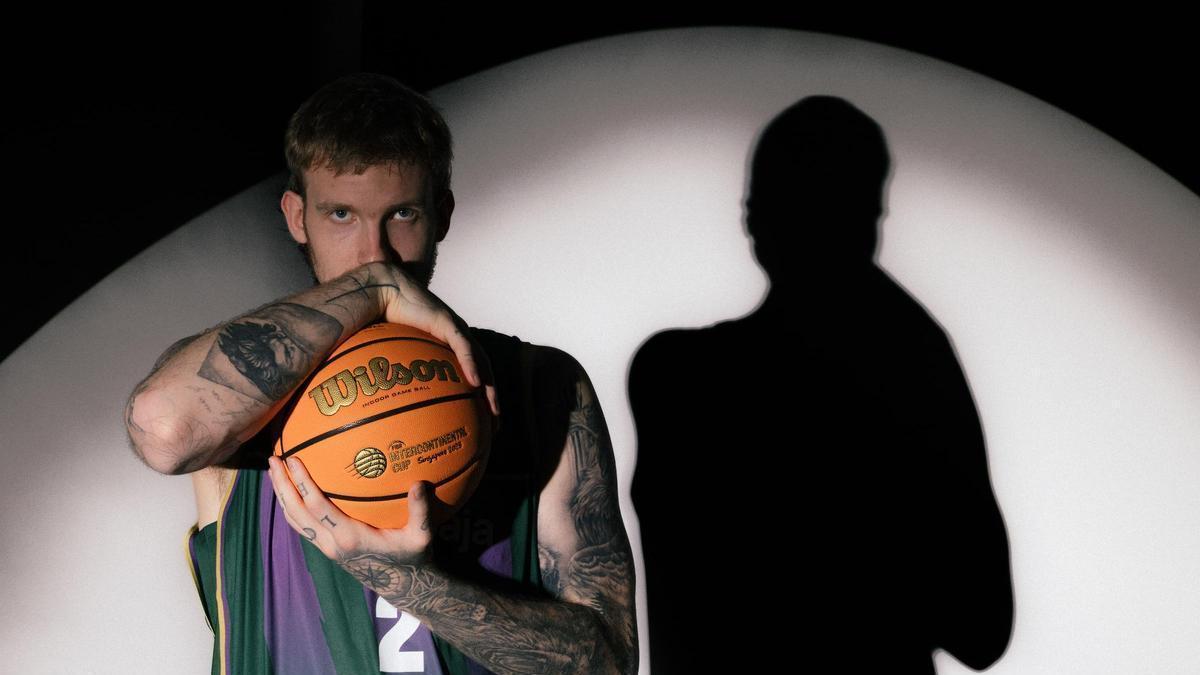 Olek Balcerowski tenía contrato hasta 2028.
