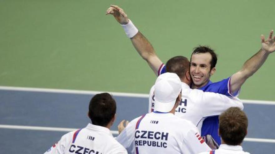 Stepanek celebra el triunfo en la Davis.